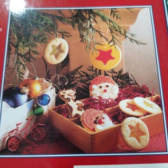 betty crocker holiday baking cookbook first edition 1993 paperback - Picture 3 of 11